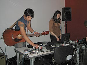 Mark DeNardo and Bubblyfish set up.  Museum of Contemporary Art Chicago, Version Lab 2003 03 29, image 04 of 18.