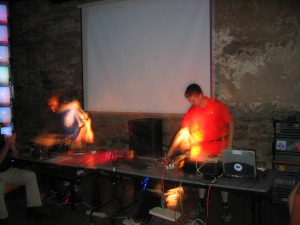 Naughtyboy performs with FirestARTer.  Remote Lounge 2003 08 02, image 40 of 49.