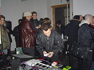 Bit Shifter performs,  2004 01 23, image 01 of 07.