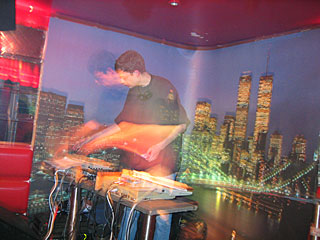 gwEm DJs,  2004 11 18, image 09 of 54.