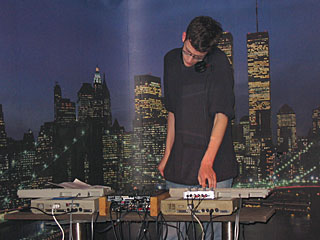 gwEm DJs,  2004 11 18, image 10 of 54.