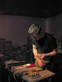 Bit Shifter performs, 2004 11 18, image 14 of 54.