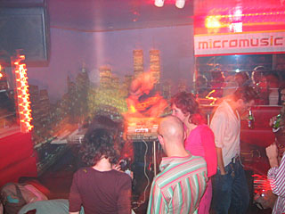 Crazy Q performs, 2004 11 18, image 19 of 54.